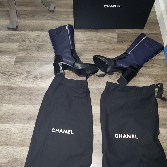 CHANEL RIDING BOOTS - Picture 6 of 13